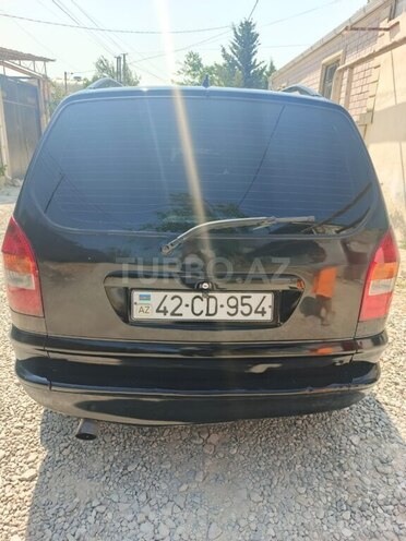 Opel Zafira-4