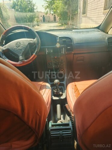 Opel Zafira-9