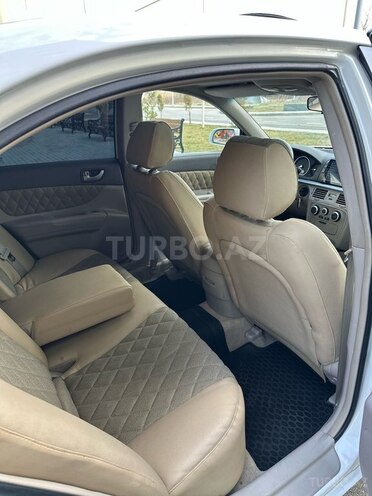 Hyundai Sonata-12