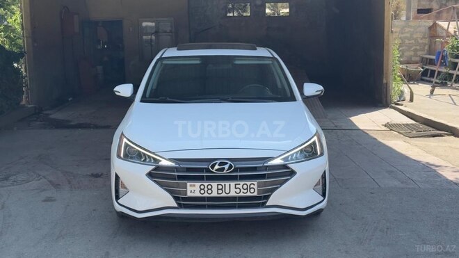 Hyundai Elantra-1