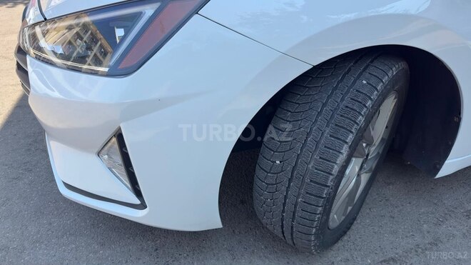 Hyundai Elantra-5