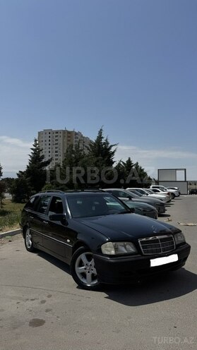 Mercedes C 220-1