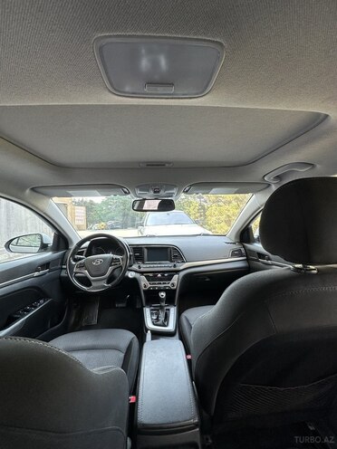 Hyundai Elantra-7