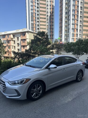 Hyundai Elantra-2