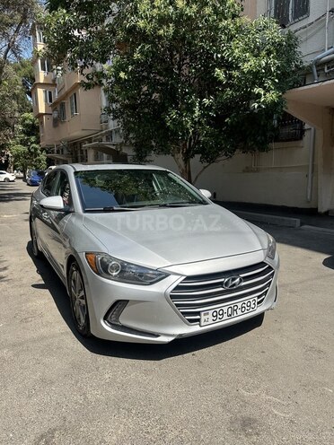 Hyundai Elantra-9