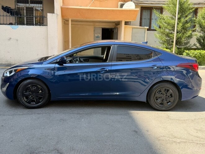 Hyundai Elantra-11