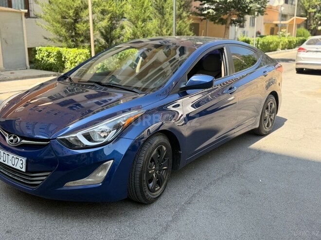Hyundai Elantra-13