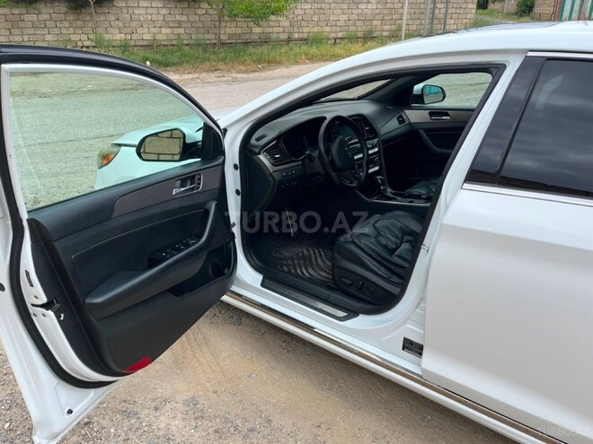 Hyundai Sonata-4