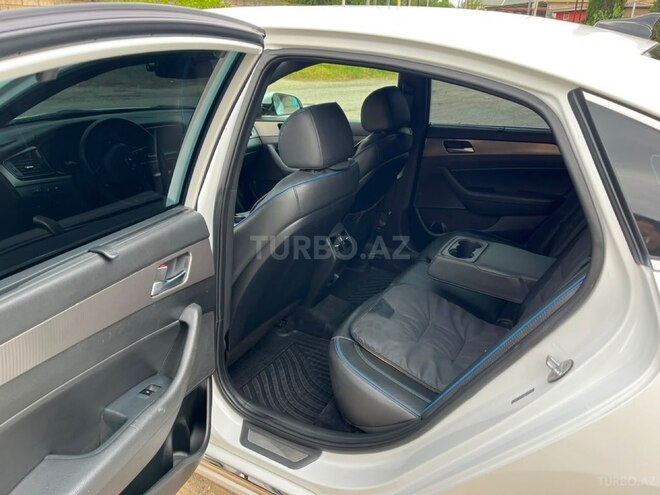 Hyundai Sonata-5