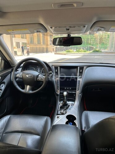 Infiniti Q50-12