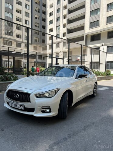 Infiniti Q50-3