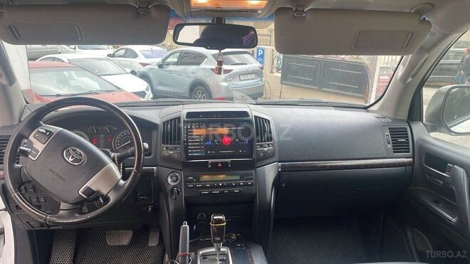 Toyota Land Cruiser-3