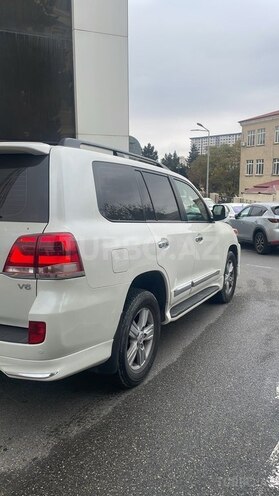 Toyota Land Cruiser-5