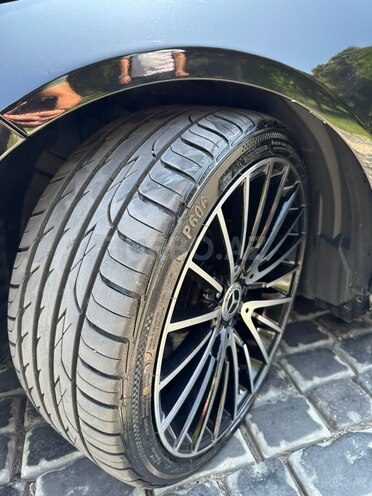 Mercedes E 250-10