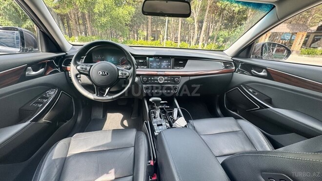 Kia K7-4