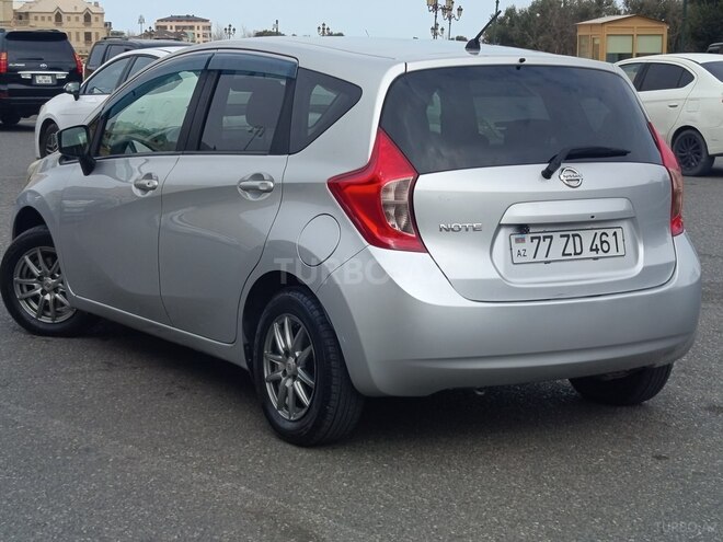Nissan Note-7