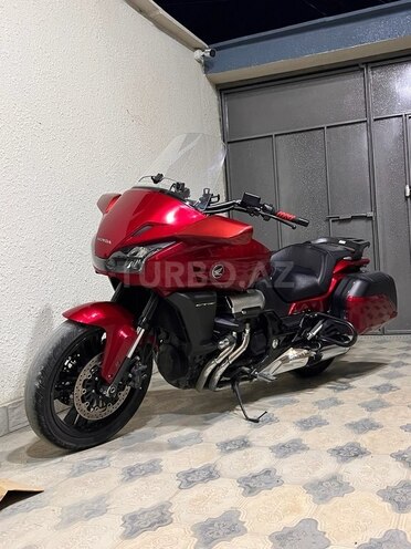 Honda CTX 1300-4
