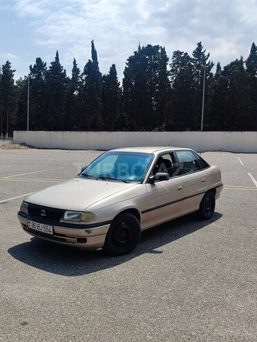 Opel Astra-1