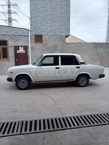 LADA (VAZ) 2107-2