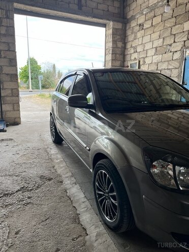 Kia Rio-5