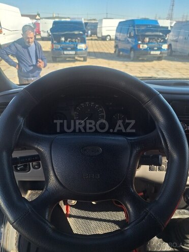 Ford Transit-4