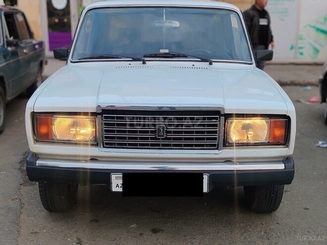 LADA (VAZ) 2107-1