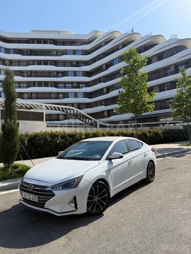 Hyundai Elantra-3