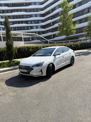 Hyundai Elantra-6