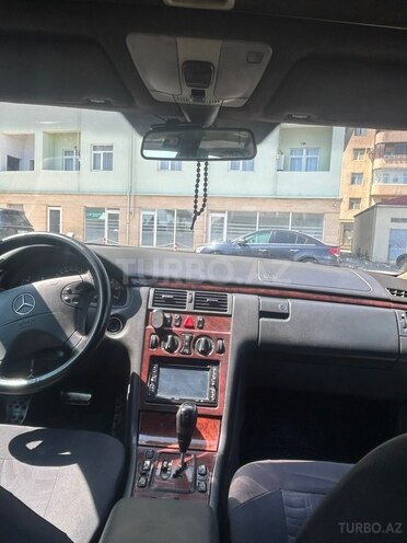 Mercedes E 200-6