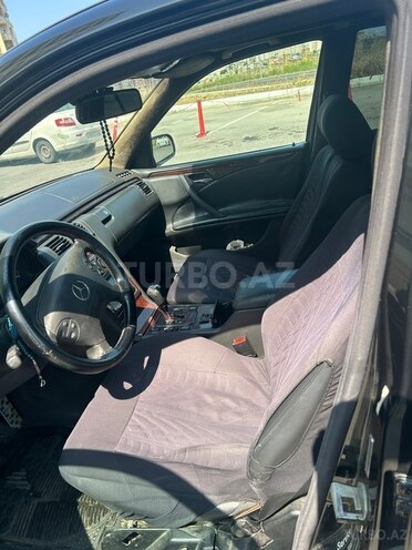 Mercedes E 200-7