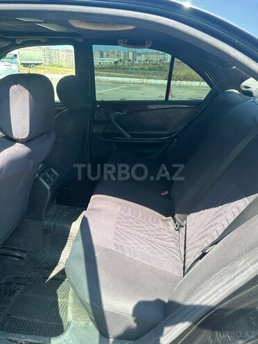 Mercedes E 200-9