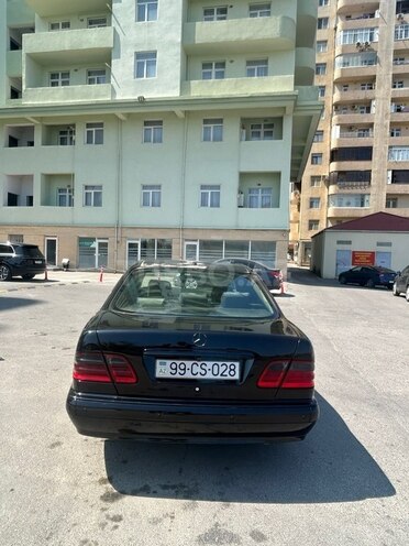 Mercedes E 200-3