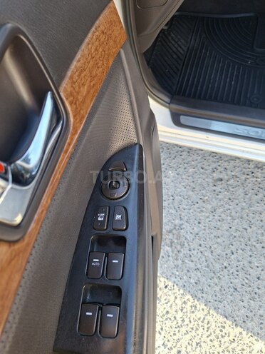 Hyundai Sonata-13