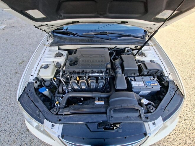 Hyundai Sonata-17