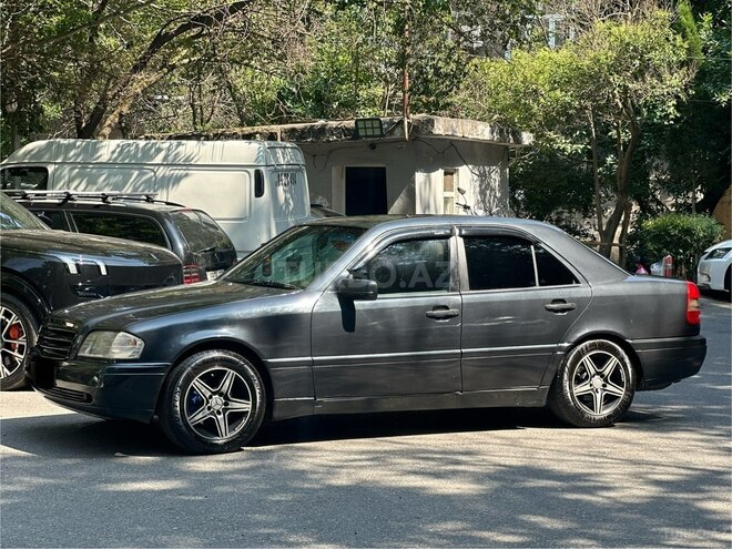 Mercedes C 180-11