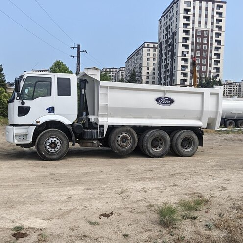 Ford Cargo-2