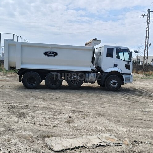 Ford Cargo-3