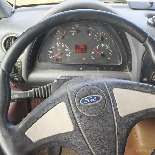 Ford Cargo-4