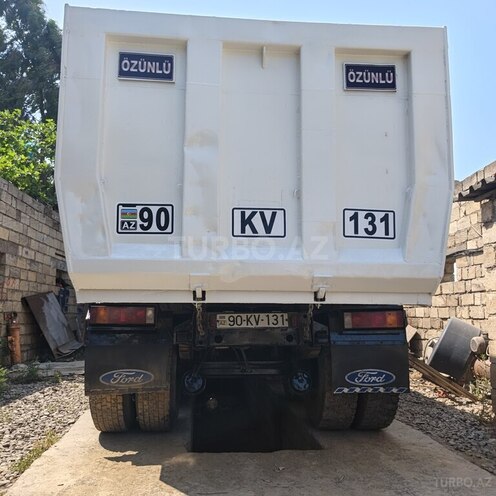 Ford Cargo-6