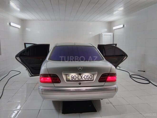 Mercedes E 320-2