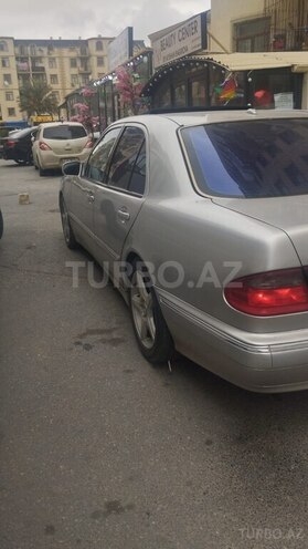 Mercedes E 320-7