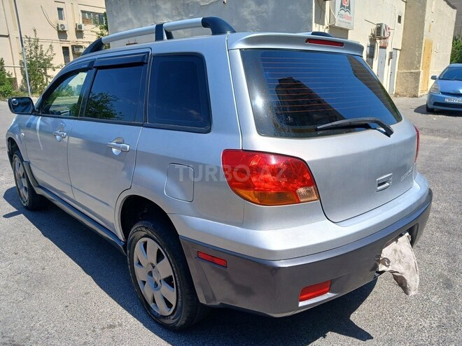 Mitsubishi Airtrek-6