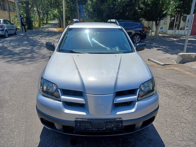 Mitsubishi Airtrek-1