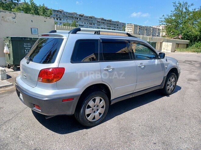 Mitsubishi Airtrek-8