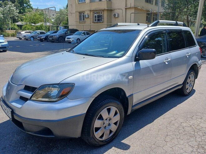 Mitsubishi Airtrek-14