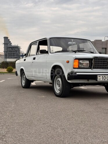 LADA (VAZ) 2107-2