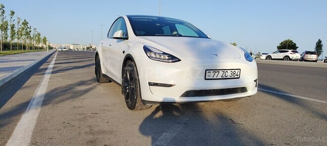 Tesla Model Y-5