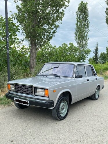 LADA (VAZ) 2107-1