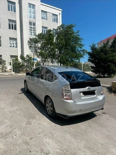 Toyota Prius-5