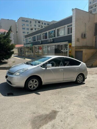 Toyota Prius-2